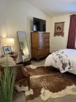 4Br Ranch Retreat w/Hot Tub & Senic Valley Views + Mini House ADD-on - 4-Star