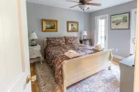 NEW Spectacular Views & Private space on a Scenic Mountain 40ft Salt Water Pool - 5성급