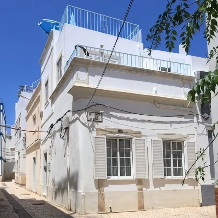 Wonderful house Built To Excellent Standards in the heart of Olhao. Отели в г. Ольхао
