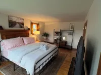 Charming 3-bedroom house in the heart of beautiful Bristol with WiFi, AC Hotel di Bristol