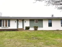 Charming 3-bedroom house with AC, WiFi in tranquil Cotter Hotels in Cotter