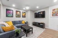 Cozy 1-bedroom w/ AC, WiFi  - Heart of the Clifton Gaslight District. - Bungalows