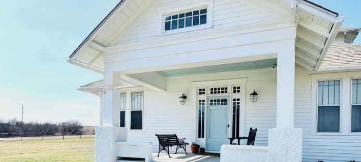 Charming, Fully Restored 1.5 Story Farmhouse on Acreage Ξενοδοχεία στην πόλη Cooke County