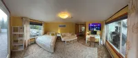 The Moose Pad, Rustic Luxury, Spacious & Serene,  4Bed, Sleeps 12, Spa + Hot Tub