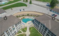 Updated Lands End Upscale Condo - Sleeps 9 - 4-Star