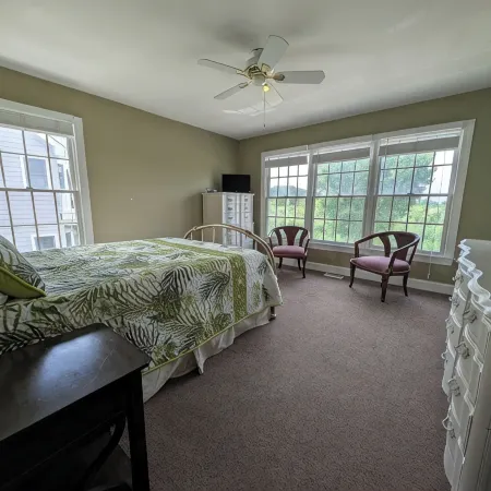 Henry's Hideaway-Cape May- 2.5 blocks to beach- 5 BR- Elevator