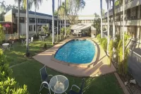 Pine Tree Motel - Pools