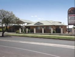Across Country Motor Inn