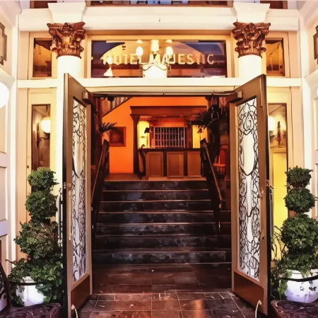 Hotel Majestic Bordeaux Отели рядом с достопримечательностью «Площадь Парламента»