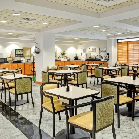 La Quinta Inn & Suites by Wyndham Mooresville