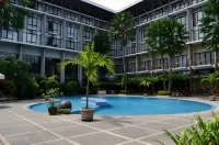Horison Ultima Ratu Serang - Kolam Renang