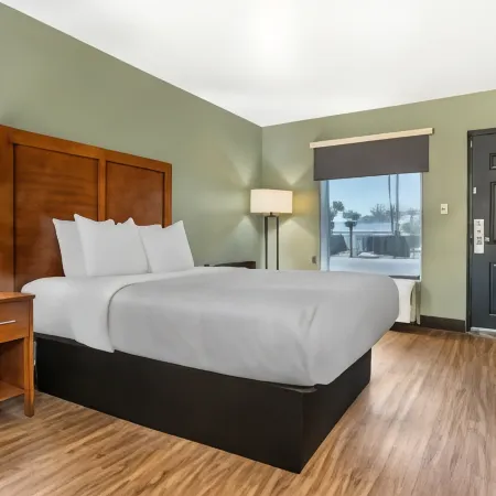 Quality Inn & Suites Near Panama City Beach