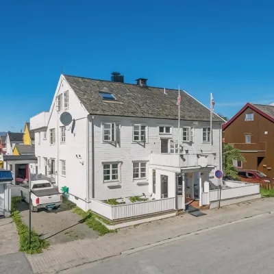 Opsahl Gjestegaard Hotels near Nordland Museum