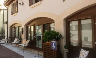 Giardino Giusti House & Court
