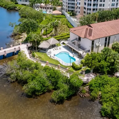 Best Western Intracoastal Inn Hotels near Jupiter Beach Park