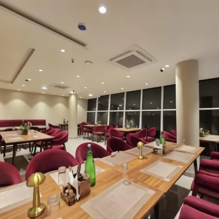 Hotel 7 Days Inn