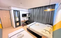 스마일 호텔 C180 체라스 셀라탄