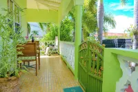 Modern Two Bedroom, 2 Bathroom Near Jolly Beach for a Peaceful Stay. - 2-Star