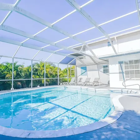 The Hampton • Private Pool • 5 Min to 5th Ave • 10 Min to Beach • Sleeps 16