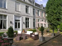 Chambres d'hôtes Château de Courcelette - Bed and Breakfasts