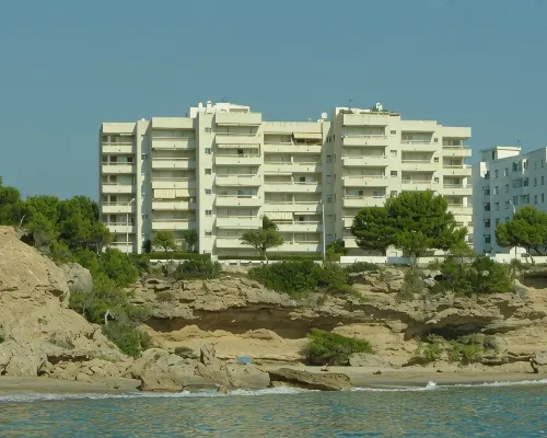 Rentalmar Los Angeles Hotels near Cala Bot
