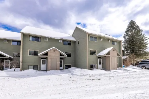 Telemark 5 4 Bedroom Condo by RedAwning
