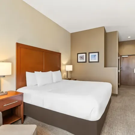 Comfort Inn & Suites