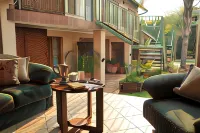 Claires of Sandton Luxury Guest House - Pensions