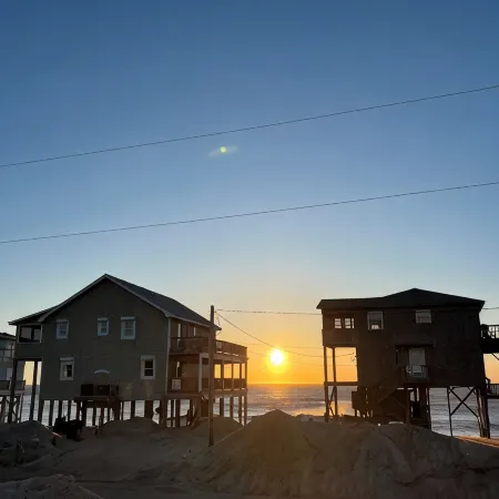 🌊 Steps from the ocean in the Outer Banks - New Hot Tub, Deck & Dog Run! 🐕