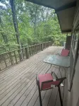 Cozy 2-bedroom cabin with WiFi, AC in charming Murfreesboro on Lake Greeson.