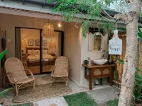 Kickin' Surf Lodge - Hostels
