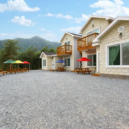 Wonju Pine Hill Pension Отели рядом с достопримечательностью «Храм Пэклёнса»
