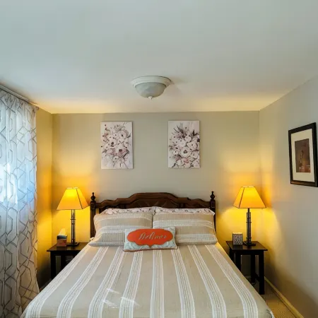 Emerald City Cozy Studio Suite - Stay near university fun – 5 min drive