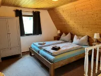 Gemütliche Berghütte mit Kamin im Erzgebirge Nahe Schwarzwassertal