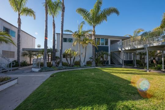 Cottage by the Sea steps to beach with heated pool