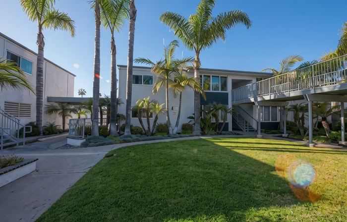 Cottage by the Sea steps to beach with heated pool