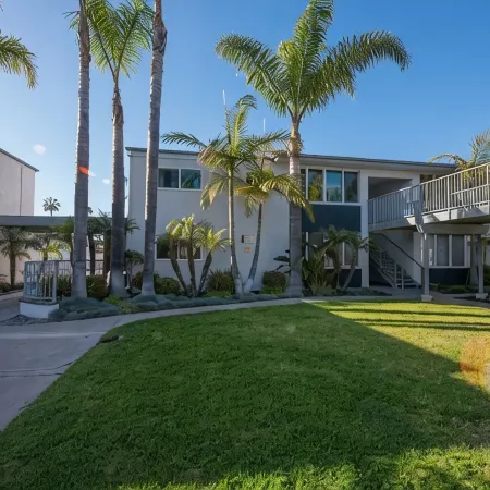 Cottage by the Sea steps to beach with heated pool