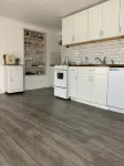 Pet Friendly 1 BR Apartment in Uptown Kingston + Huge Backyard & Full Kitchen - Wifi