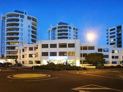 Spacious Large Modern Apartment in Fantastic Location