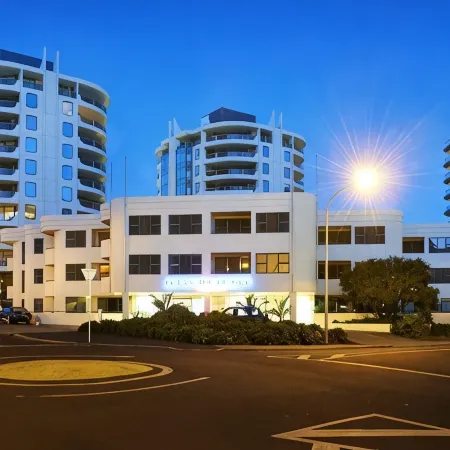 Spacious Large Modern Apartment in Fantastic Location