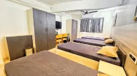 Royal Meredian Living - Hostels