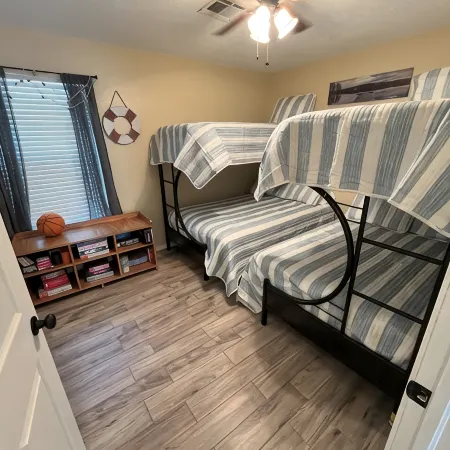 Charming 3-bedroom house in beautiful Kaw City just minutes from Kaw Lake.