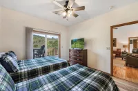 Newly Renovated Condo in Gated Golf Community - 4-Star