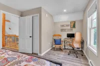 Fall Foliage Escape • King Beds • Fireplaces - Gym