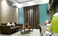 Triizz Hotel Semarang - 2-Star