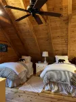 Secluded-Log Cabin-in town Cashiers-Pet Friendly - Wifi