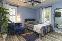 Cozy 3bdrm 2ba mins from Downtown - Wifi