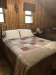 ~ Cabin in the Wildwoods ~ Secluded ~ Rustic ~ Family Friendly~ - Chalets