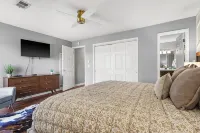 Pet-Friendly Penthouse at Pointe Royale w/View and West Elm Furniture - بوتيك