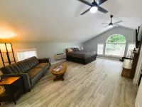 山脊靜居山林小屋 - 私密寧靜度假之選。家庭及寵物友好 伊索珀斯住宿飯店